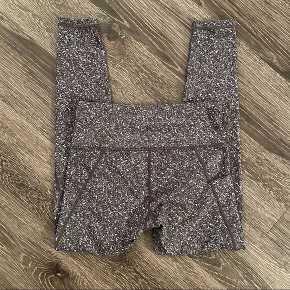 Athleta salutation pebble beach tight - Picture 5 of 6